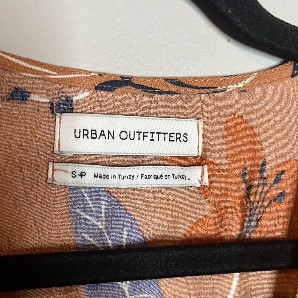 Urban Outfitters floral Audrey tie wrap midi dress - Picture 4 of 6